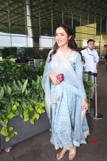 Jasmin Bhasin feet photo 19