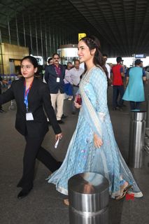 Jasmin Bhasin feet photo 13