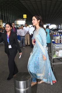 Jasmin Bhasin feet photo 12