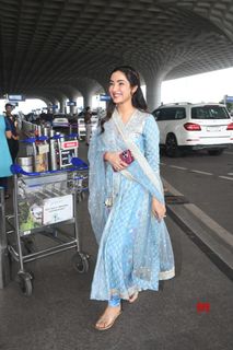 Jasmin Bhasin feet photo 11