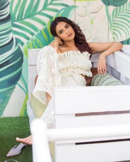 Jasmin Bhasin feet photo 1