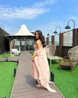 Jasmin Bhasin feet photo 18
