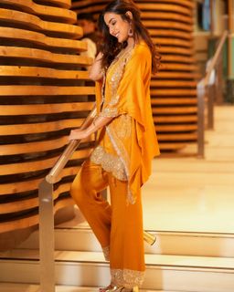 Jasmin Bhasin feet photo 17