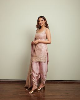 Jasmin Bhasin feet photo 11