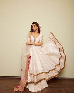 Jasmin Bhasin feet photo 7