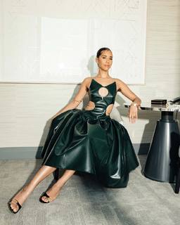 Jasmin Savoy Brown feet photo 6