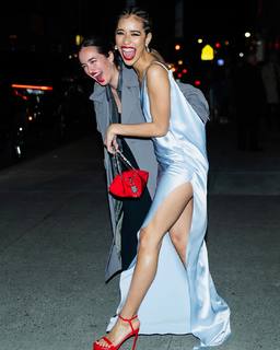 Jasmin Savoy Brown feet photo 5