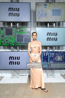 Jasmin Savoy Brown feet photo 4