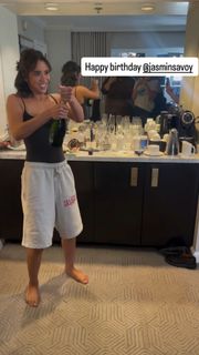 Jasmin Savoy Brown feet photo 1