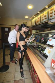 Jasmin Walia feet photo thumbnail