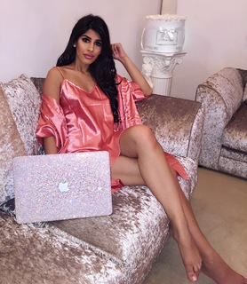 Jasmin Walia feet photo thumbnail