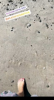 Jasmine Harman feet photo thumbnail