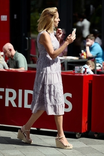 Jasmine Harman feet photo thumbnail
