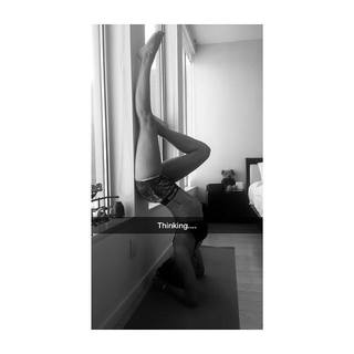 Jasmine Sanders feet photo thumbnail