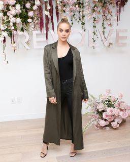 Jasmine Sanders feet photo thumbnail