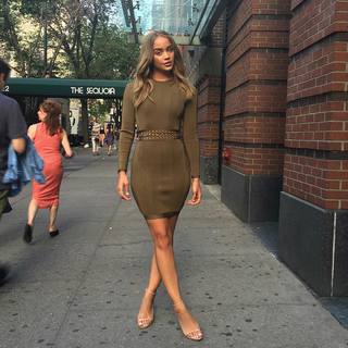 Jasmine Sanders feet photo thumbnail