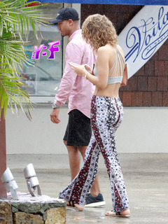 Jasmine Sanders feet photo thumbnail