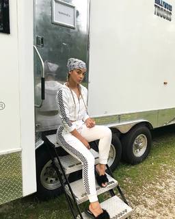 Jasmine Sanders feet photo thumbnail