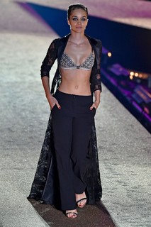 Jasmine Sanders feet photo thumbnail