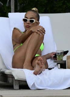 Jasmine Sanders feet photo thumbnail