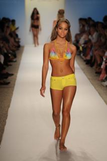 Jasmine Sanders feet photo thumbnail
