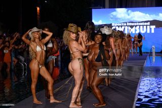 Jasmine Sanders feet photo thumbnail