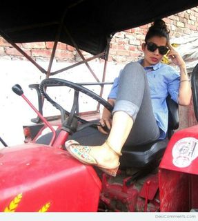 Jasmine Sandlas feet photo 11
