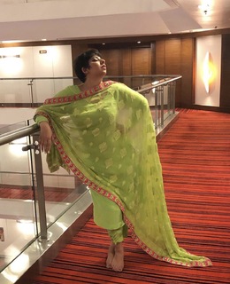 Jasmine Sandlas feet photo 5