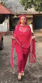 Jasmine Sandlas feet photo 9