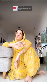 Jasmine Sandlas feet photo 20