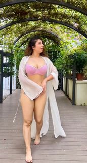 Jasmine Sandlas feet photo 10