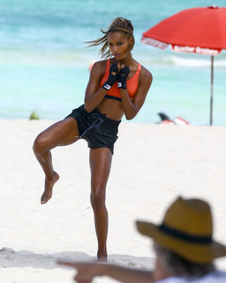 Jasmine Tookes feet photo thumbnail