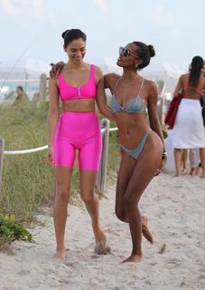 Jasmine Tookes feet photo thumbnail