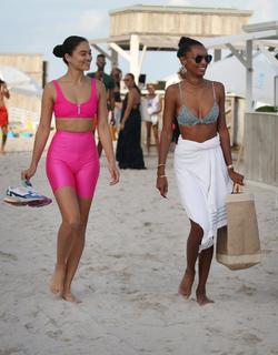 Jasmine Tookes feet photo thumbnail