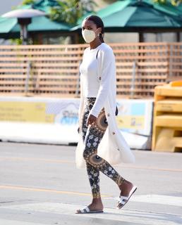 Jasmine Tookes feet photo thumbnail