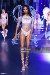 Jasmine Tookes feet photo thumbnail