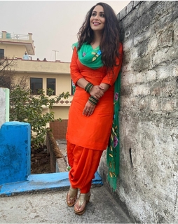 Jassi Kaur feet photo 16