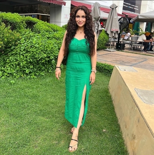 Jassi Kaur feet photo 16