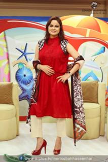 Javeria Abbasi feet photo 9