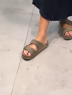 Javiera Díaz de Valdés feet photo 1
