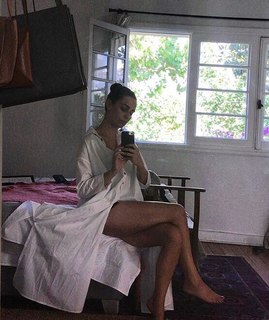 Javiera Díaz de Valdés feet photo 10