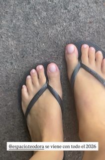 Javiera Díaz de Valdés feet photo 10