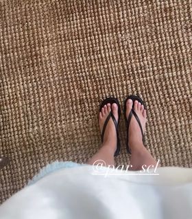 Javiera Díaz de Valdés feet photo 14