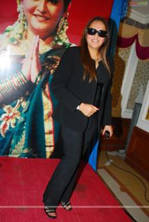 Jayapradha feet photo 20