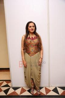 Jayapradha feet photo 14