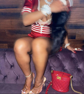 Jayda Cheaves feet photo thumbnail