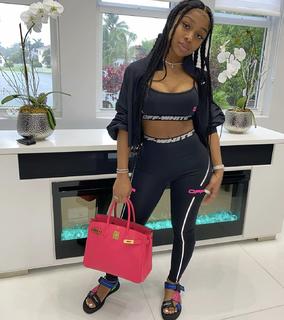 Jayda Cheaves feet photo thumbnail