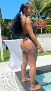 Jayda Cheaves feet photo thumbnail