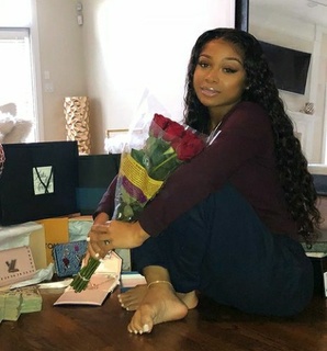 Jayda Cheaves feet photo thumbnail