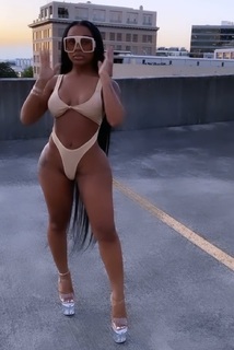 Jayda Cheaves feet photo thumbnail